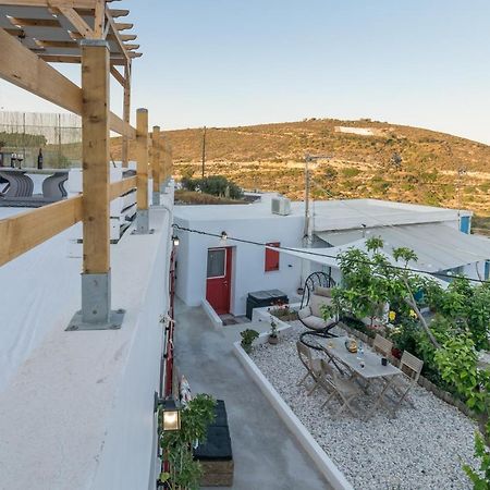 Milos Guesthouse Triovasálos Eksteriør billede