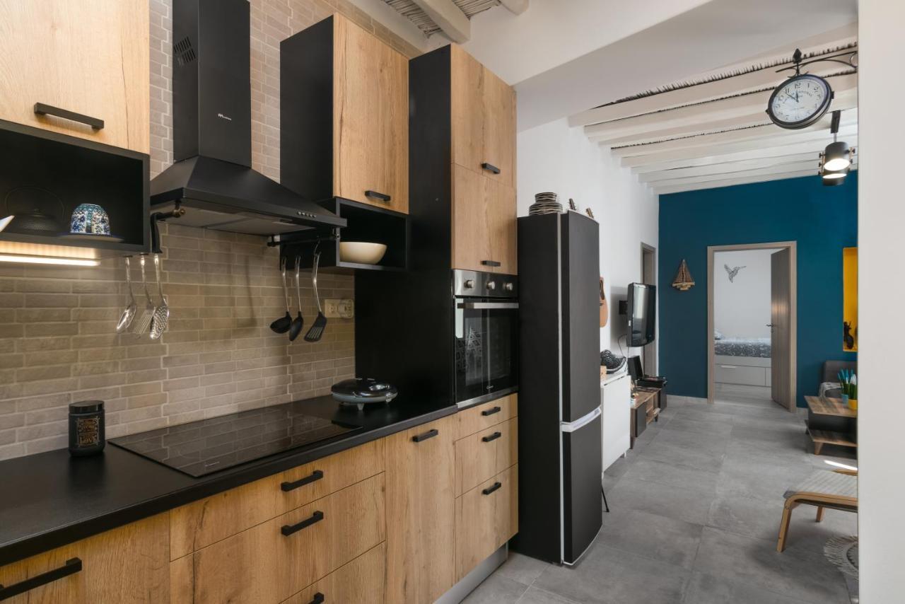 Milos Guesthouse Triovasálos Eksteriør billede