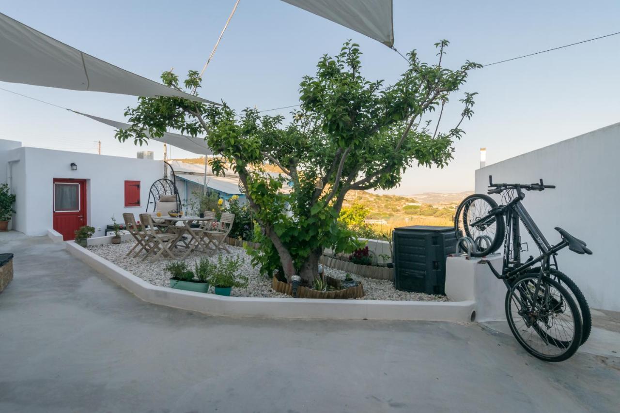 Milos Guesthouse Triovasálos Eksteriør billede